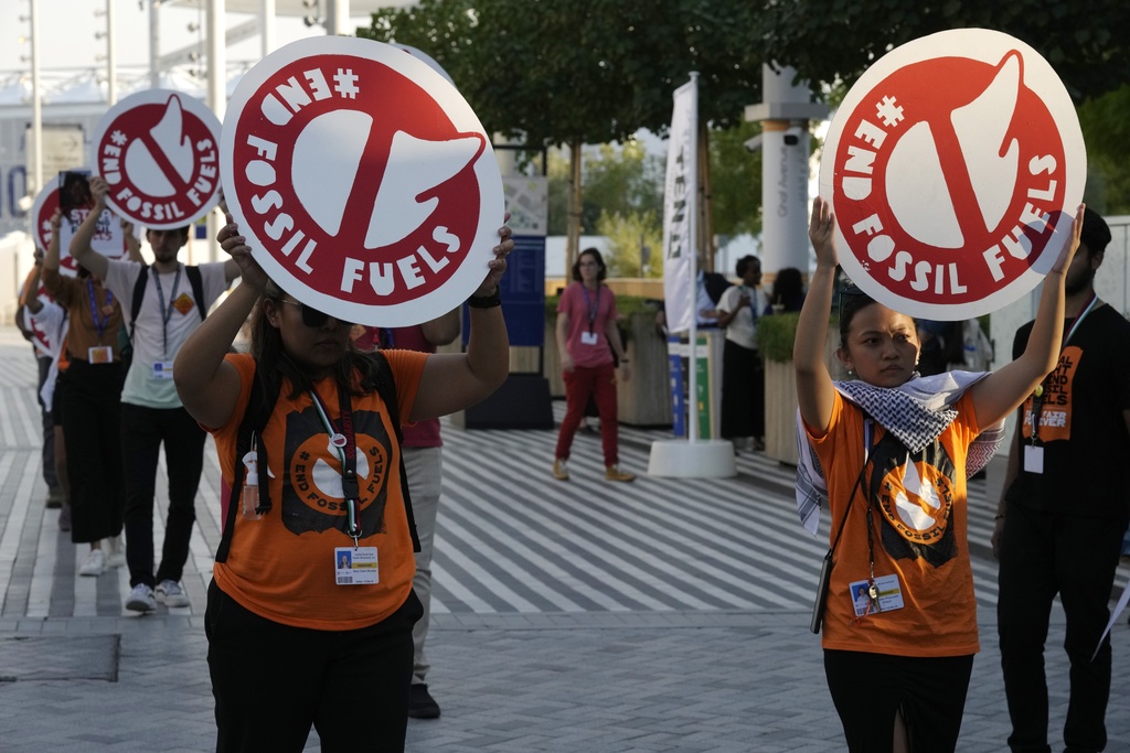 Tue. 9:32 a.m.: To phase out or phase down fossil fuels? That is the question at COP28 climate talks | News, Sports, Jobs - Vimarsana News